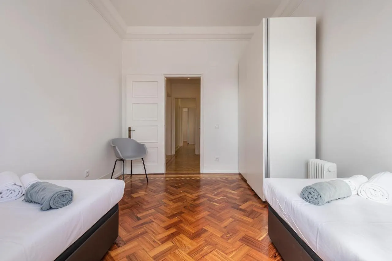 Magnificent 4Bdr Apartment In Lisbon By Lovelystay