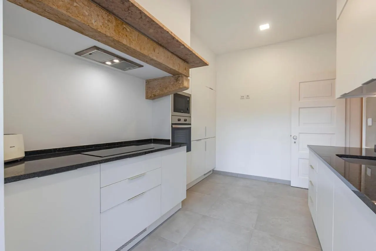 Magnificent 4Bdr Apartment In Lisbon By Lovelystay
