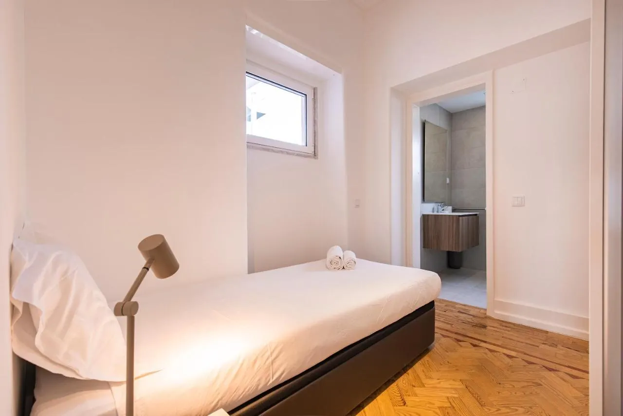 Magnificent 4Bdr Apartment In Lisbon By Lovelystay