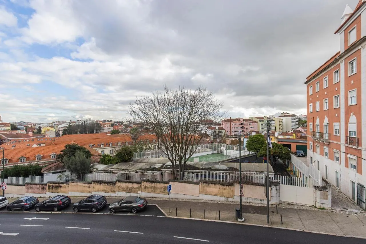 Magnificent 4Bdr Apartment In Lisbon By Lovelystay