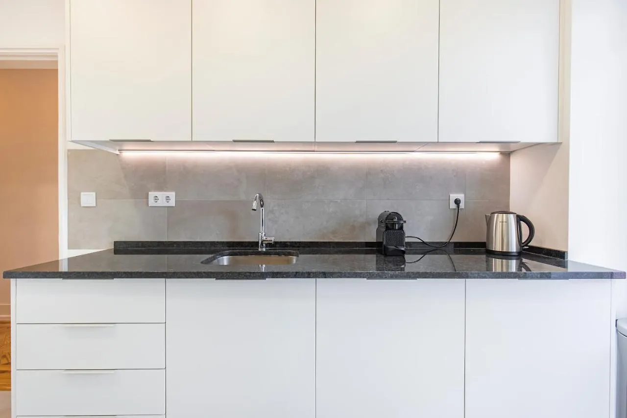 Magnificent 4Bdr Apartment In Lisbon By Lovelystay