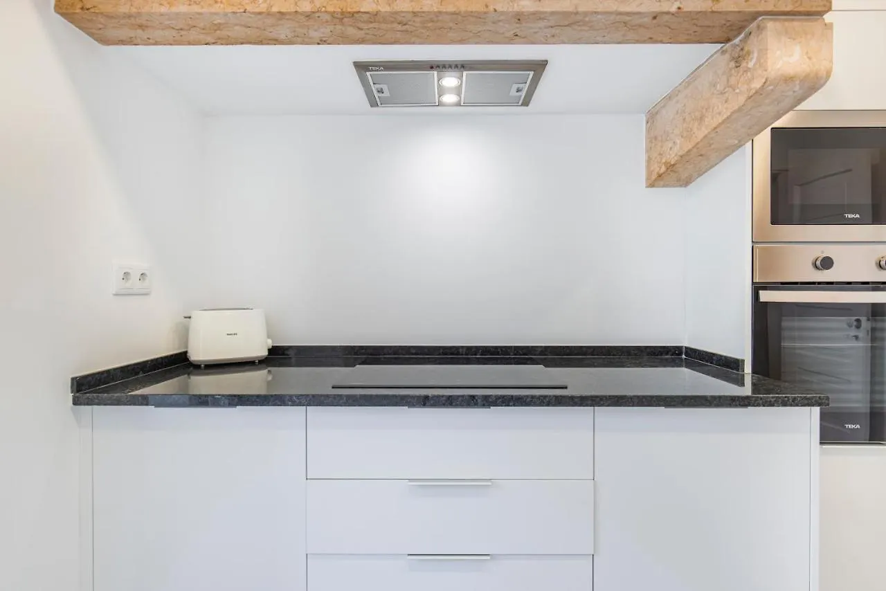 Magnificent 4Bdr Apartment In Lisbon By Lovelystay