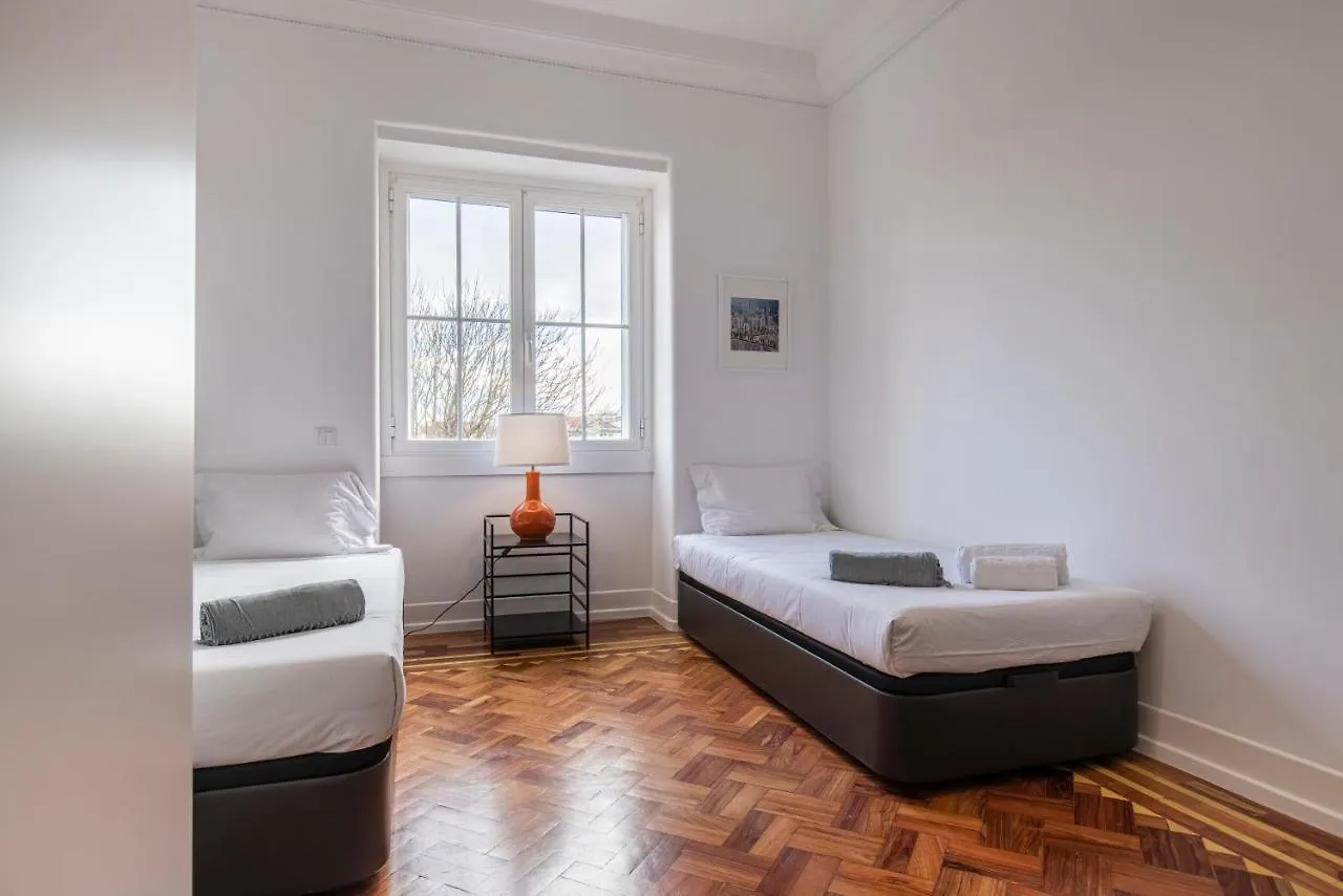 Magnificent 4Bdr Apartment In Lisbon By Lovelystay