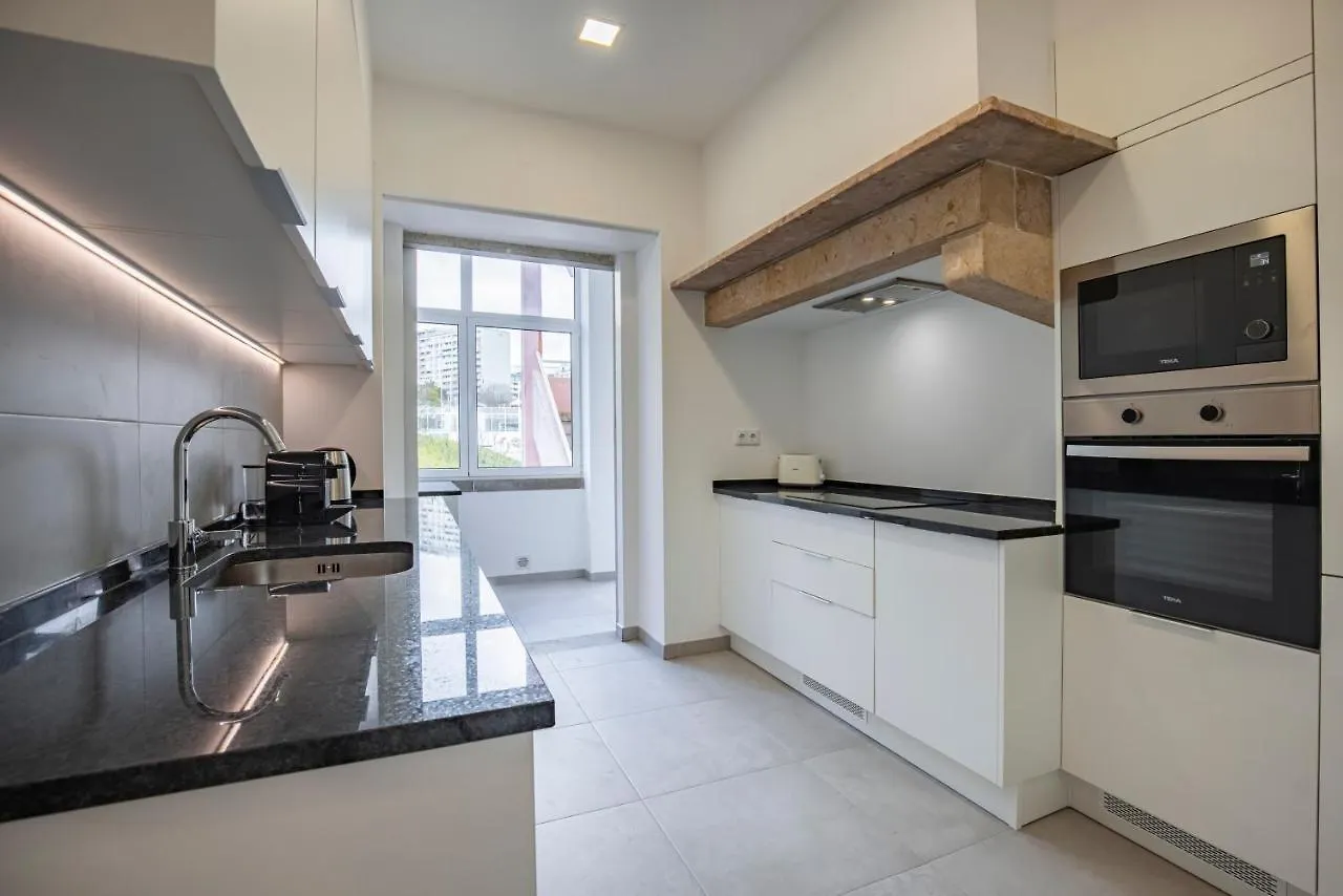 Magnificent 4Bdr Apartment In Lisbon By Lovelystay